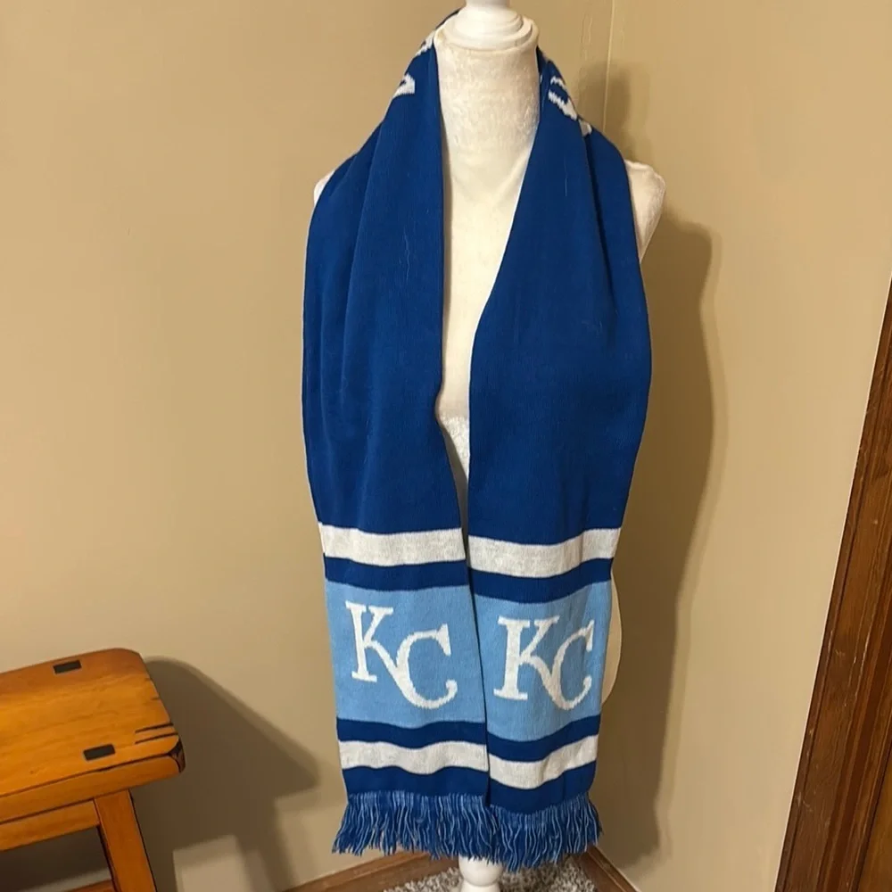 Forever Collectibles Blue Royals Scarf